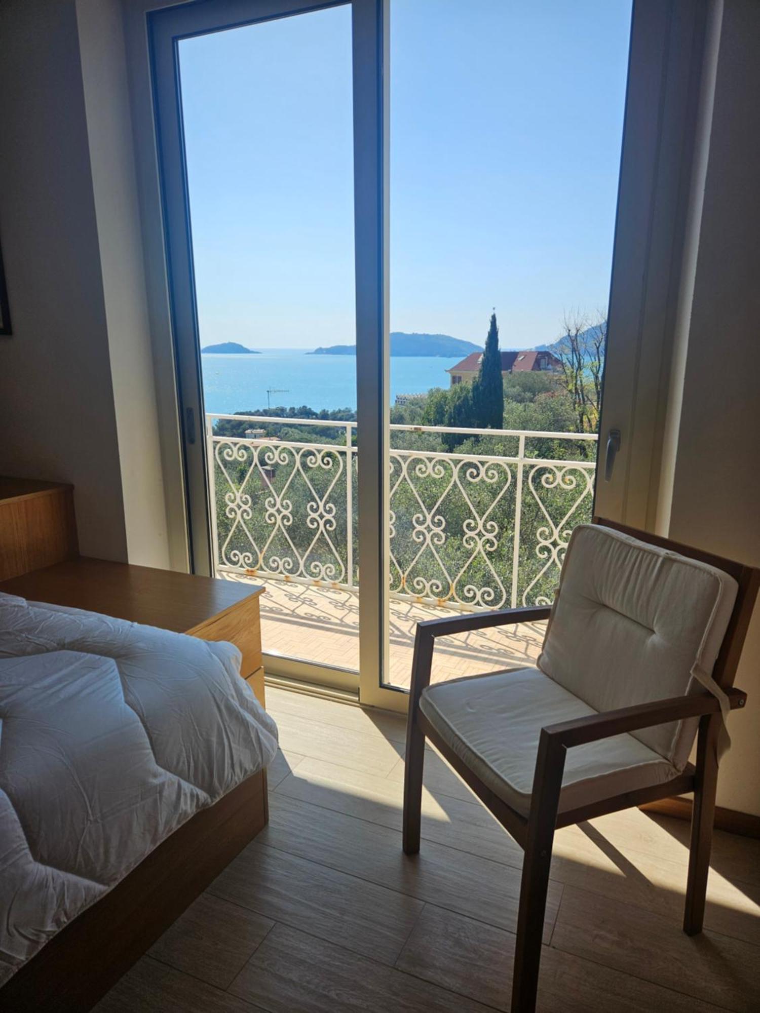 Villa Degli Ulivi - Free Parking 레리치 외부 사진